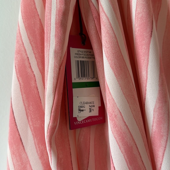 Vince Camuto/NWT flowy open shoulder top/size Lg - Picture 5 of 5